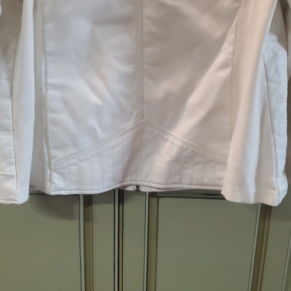 Jacket - Picture 8 of 8